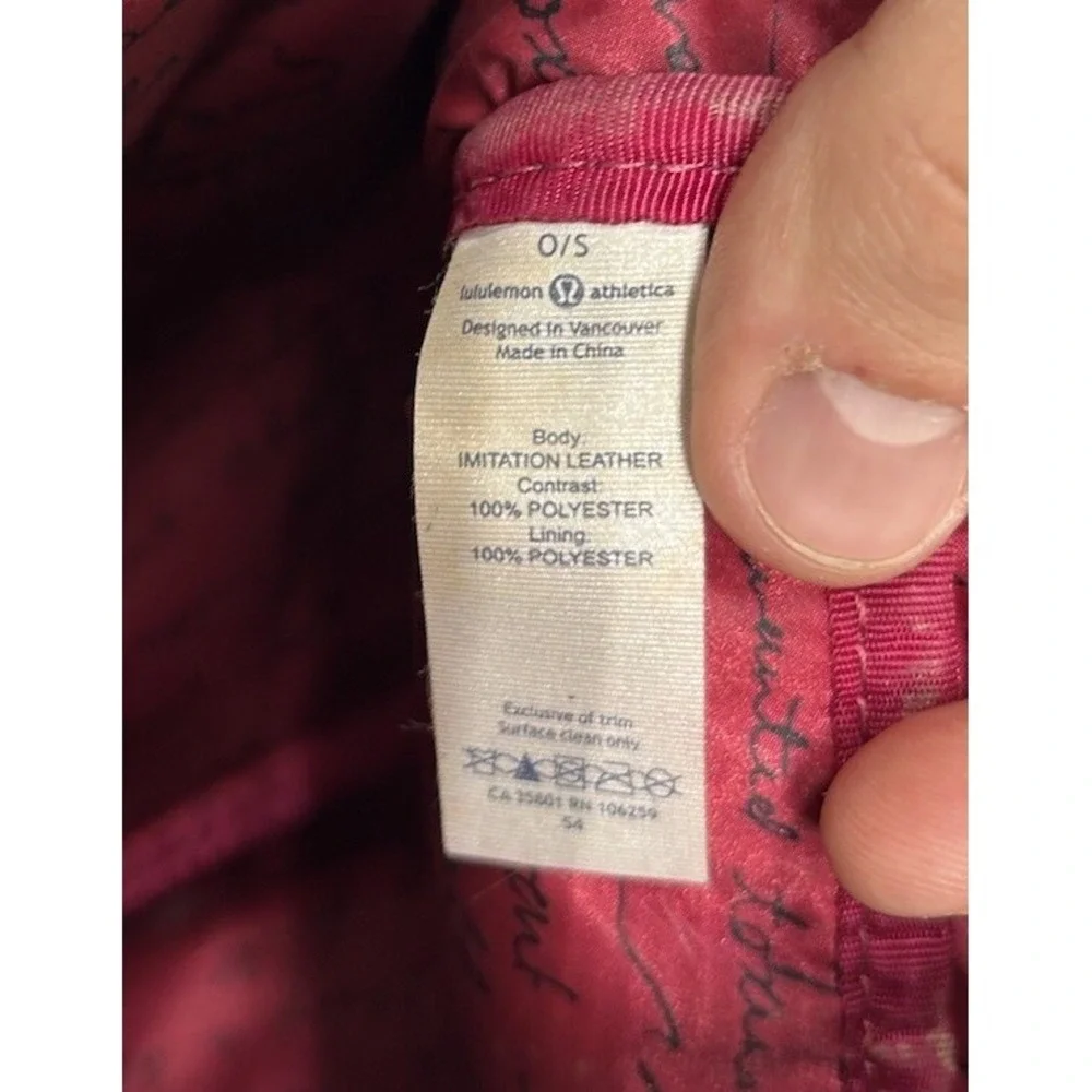 Lululemon In the Present Pouch Kit Cosmetic Bag 2 in 1